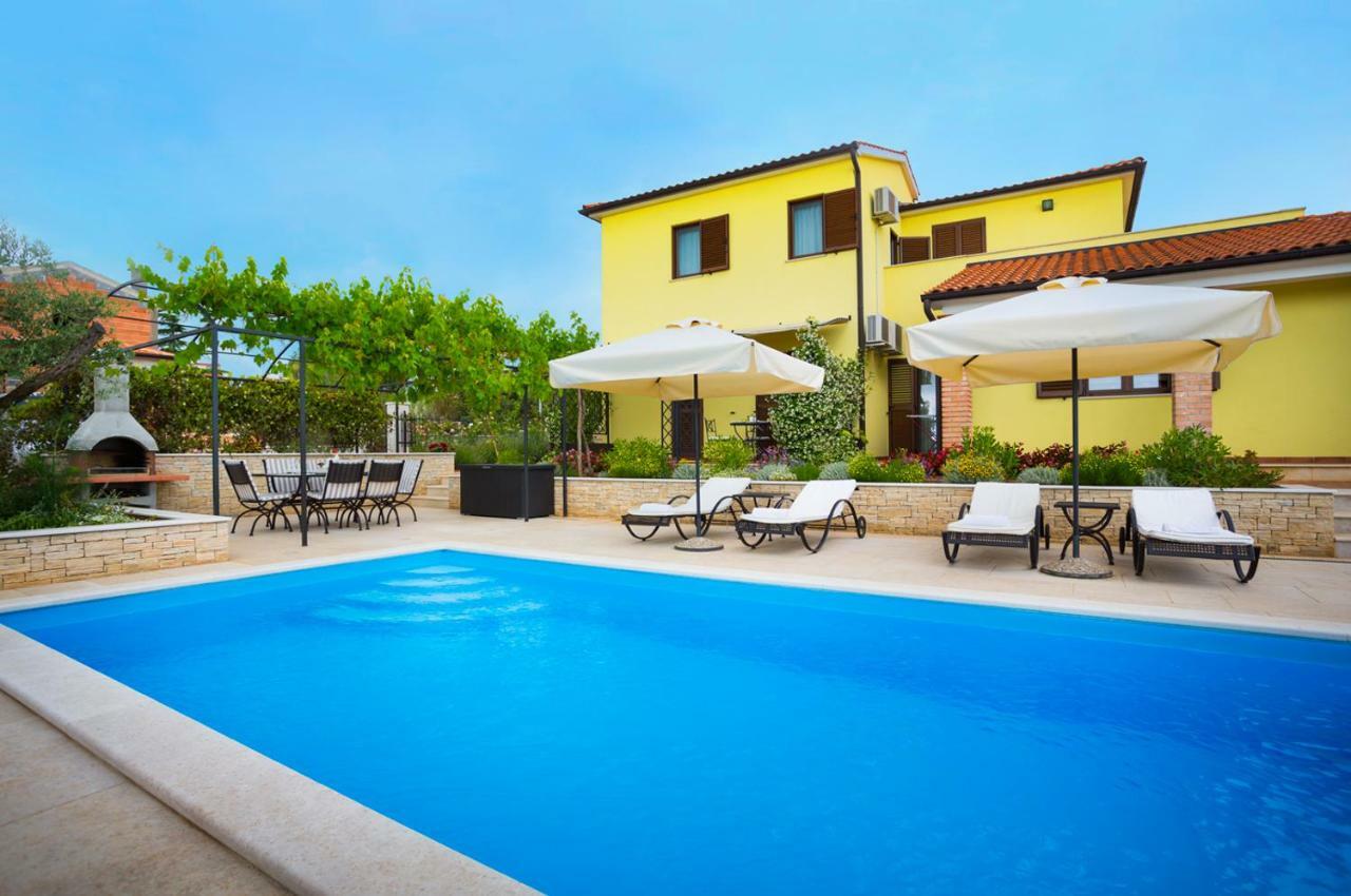 Apartmani Hrelja Labinci Exterior foto